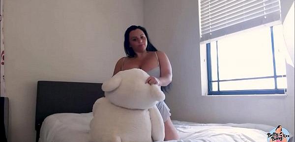  PAWG Betty Bang Gets Nasty and Humps Huge Teddy Bear